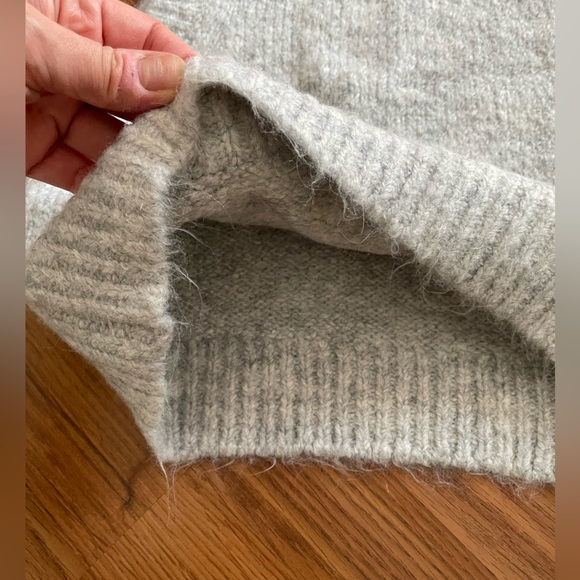 Zara Kids Gray Sleeveless Knit Sweater - Picture 2 of 5